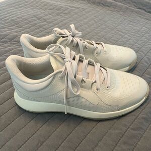 Lululemon Strongfeel Women’s Training Shoe- BARELY WORN